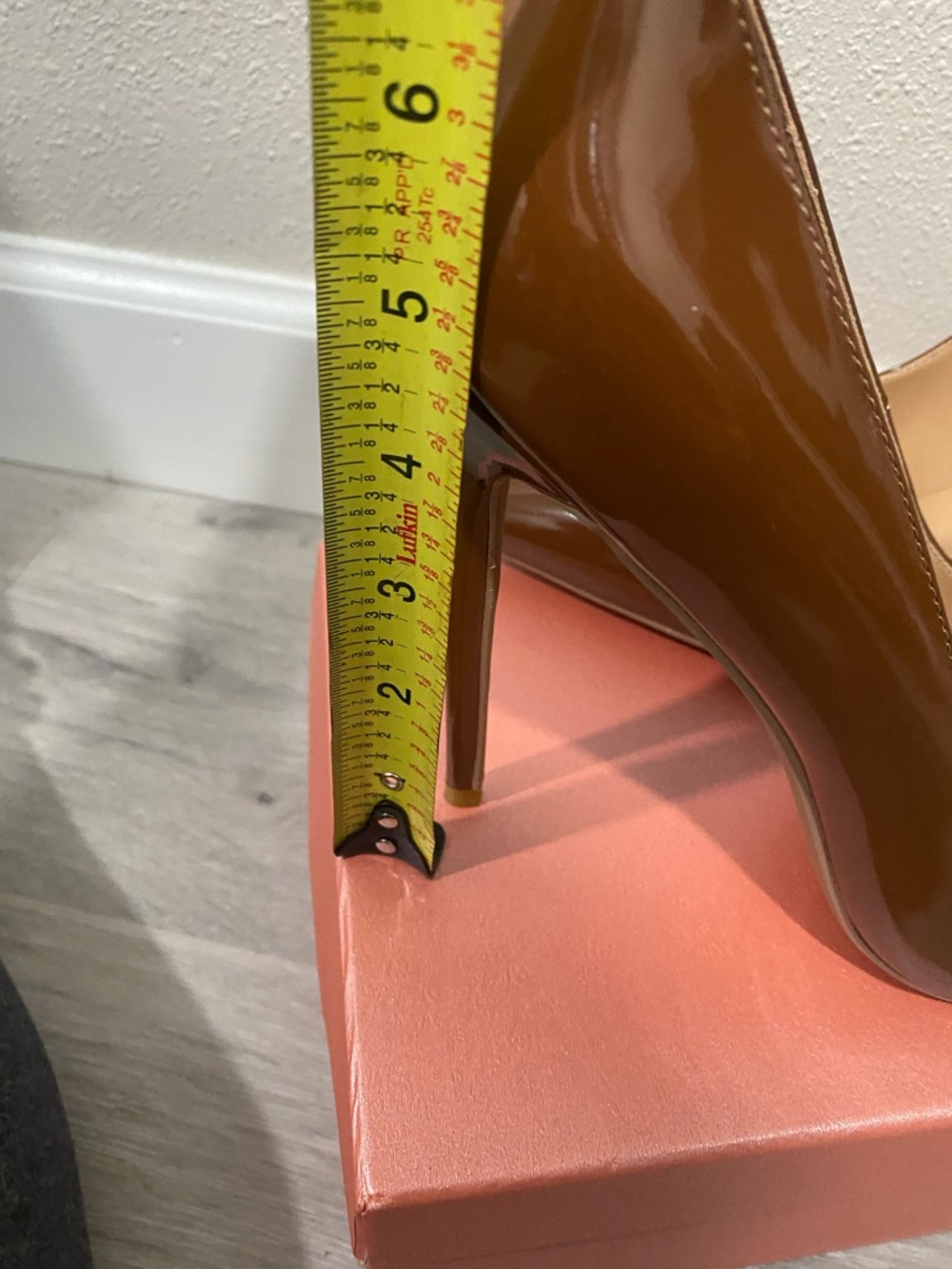 Classic Pointed-Toe Patent High Heel Pumps in Brown - Picture 2 of 6